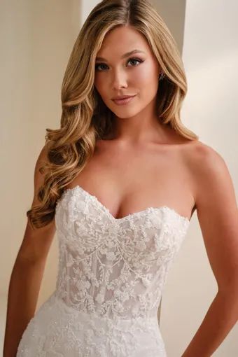Elaura, photo 2